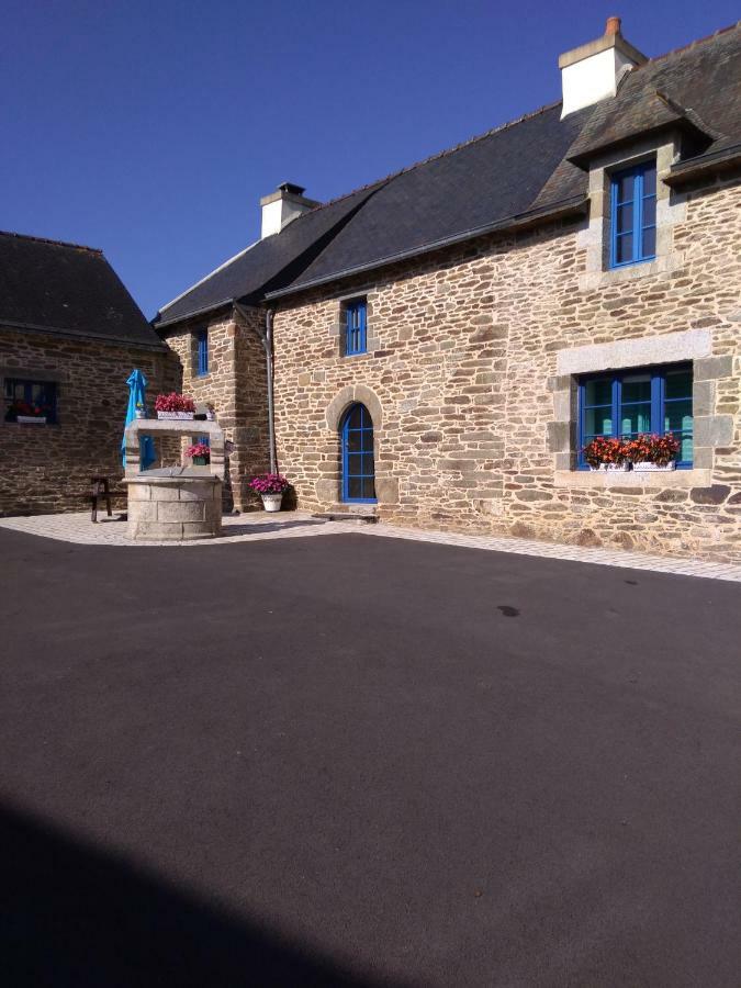 La Petite Maison Bleue Lopérec エクステリア 写真